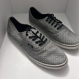Vans Men’s Sneakers Gray & White Pocka Dot

Size Men 8
Size Women 9 1/2
